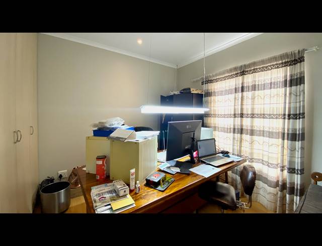 5 BEDROOM HOUSE FOR SALE IN PORT OWEN
